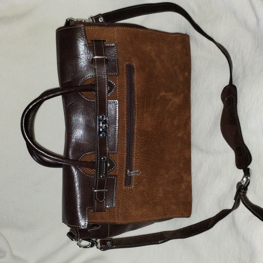 Leather travel bag